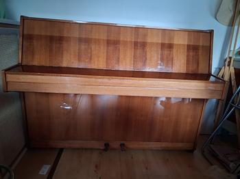 Piano bortskänkes