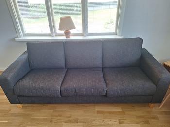 3- och 2-sitssoffa skänkes mot bortforsling