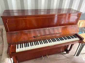 Östlind & Almquist akustiskt piano brun