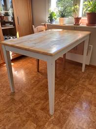 Bortskänkes köksbord med klaff