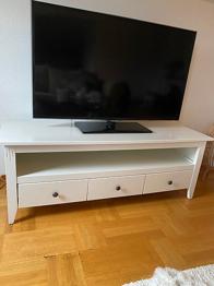 Tv-bänk bortskänkes