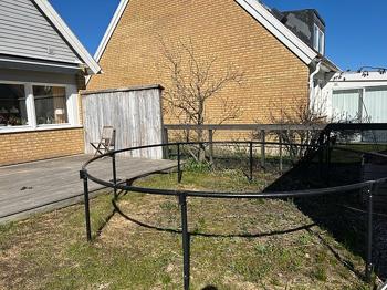 Ram/ben från studsmatta bortskänkes