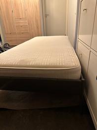 IKEA säng bortskänkes