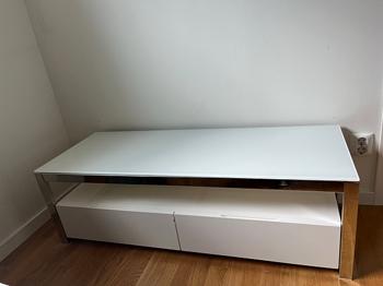 Tv bänk med glasskiva