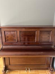 Piano bortskänkes mot avhämtning