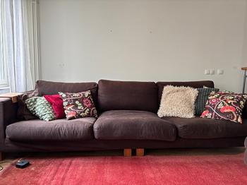Stor, fin, brun, skön soffa med puff