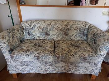 Soffa och fåtölj bortskänkes