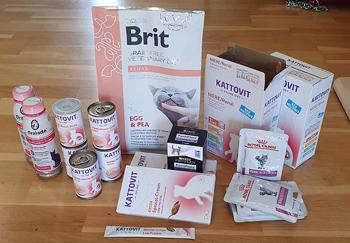 Kattmat för njursvikt bortskänkes!