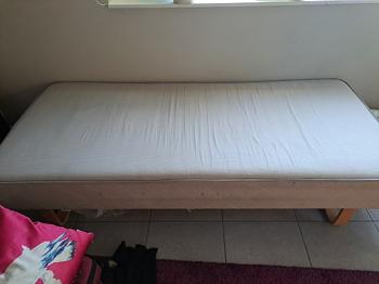 Säng bortskänkes