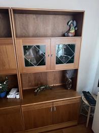 Byrå i två delar Skänkes