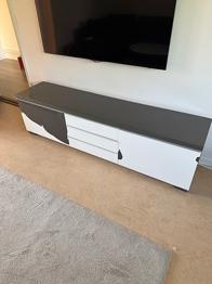 IKEA TV-bänk Bestå med lite dekorplast
