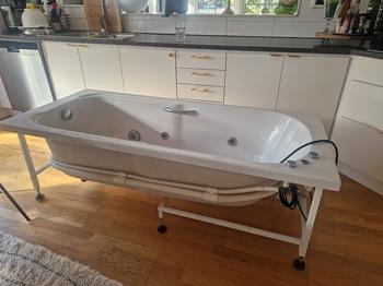 Bubbelbadkar bortskänkes