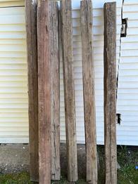 Träreglar / stolpar i massivt trä bortskänkes