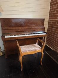 Piano bortskänkes