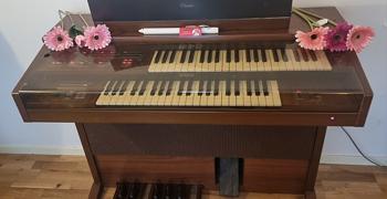 🎹 Piano gratis, fungerar bra med möbler före 15/10