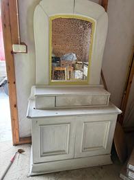 Äldre spegelbyrå bortskänkes