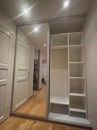 Garderob bortskänkes