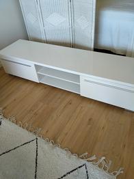 Tv-bänk
