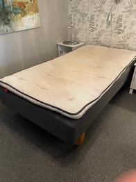 Säng 105 cm