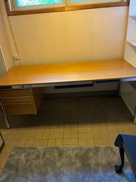 Skrivbord bortskänkes