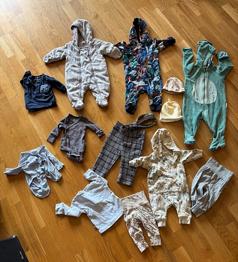 Blandade babykläder storlek ca 50-68 (0-6 mån) bortskänktes