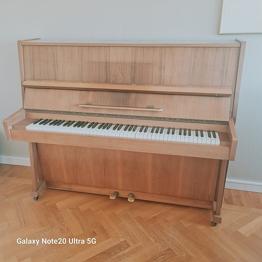 Etyde piano bortskänkes