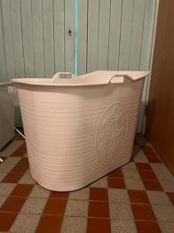 Plastbadkar vitt med tappkran