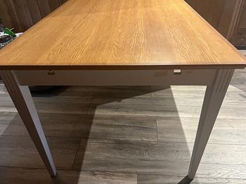 Matbord bortskänkes